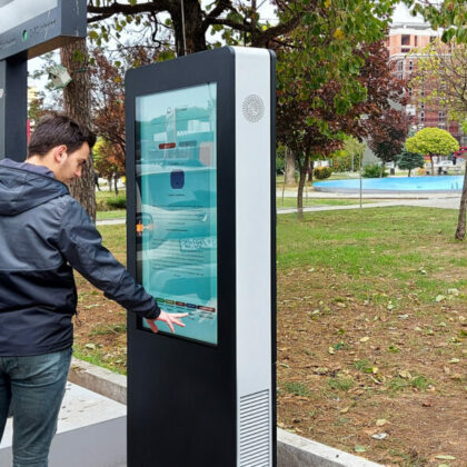 hola-systems-hola-interaktiver-outdoor-kiosk-49-djakovica.jpg