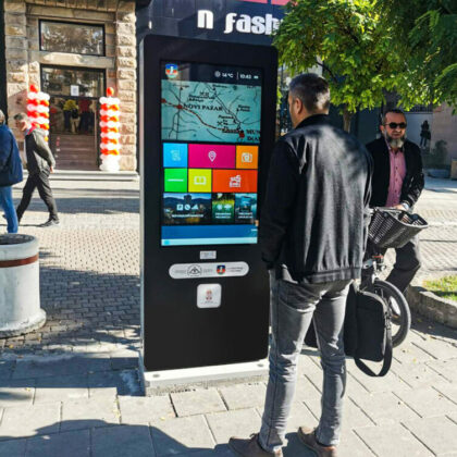 hola-systems-hola-interaktiver-outdoor-kiosk-49-novi-pazar-2.jpg