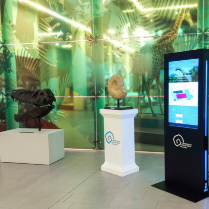 Hola interaktiver Kiosk