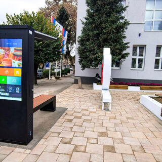 Hola-Systems-Interactive-solar-bench-solarna-klupa-Lebane-3 Hola-Systems-Interactive-solar-bench-solarna-klupa-Lebane-3