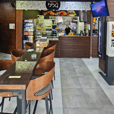 Hola-Systems-uredjaj-za-porucivanje-hrane-i-naplatu-ordering-kiosk-don-pizza-2